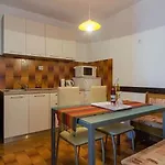 In With Sea View, Balcony, Air Conditioning, W-lan 5055-1 Lägenhet Trogir
